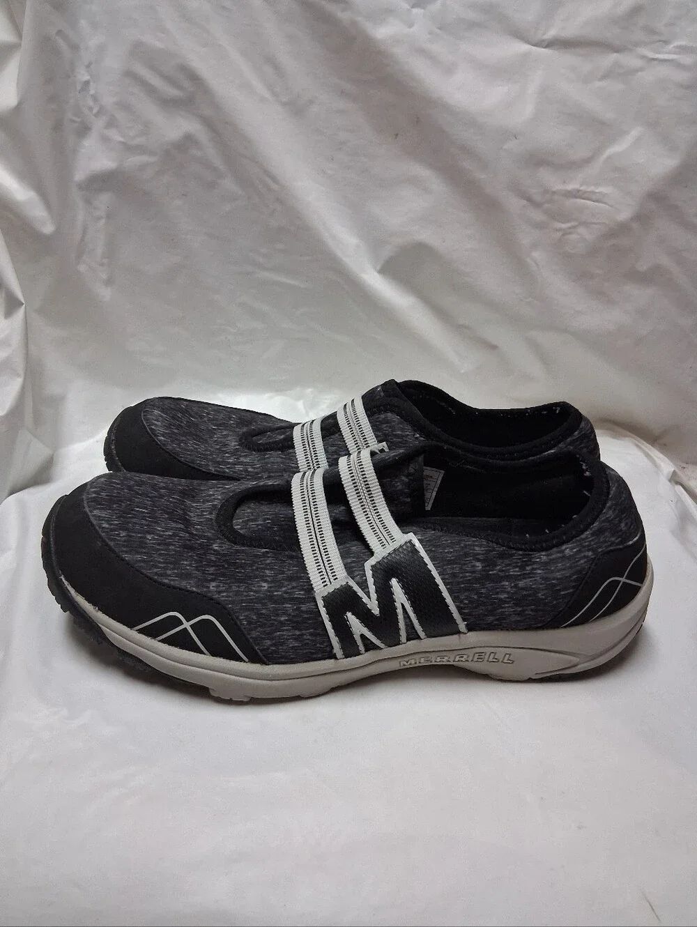 Merrell Kamori Eden Women's 10 Black and Gray Slip-On Sport Loafers Preowned